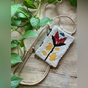 Beaded Cross Body Phone Bag 🌹